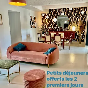 Au Centre De La Venise Provençale LʼIsle-sur-la-Sorgue